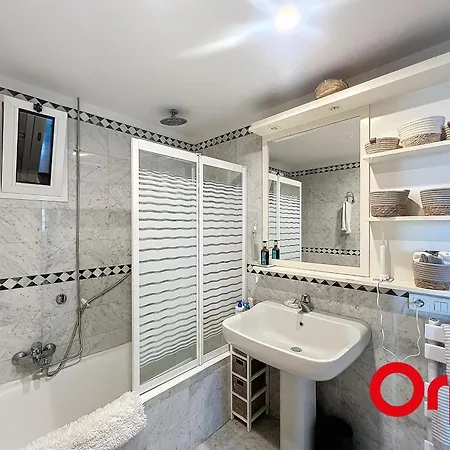 2 Pièces Climatisé Au Centre De - Fr-1-647-40 Appartamento *